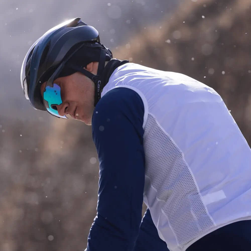 A cyclist using the Cybersight ZENITH smart eyewear.